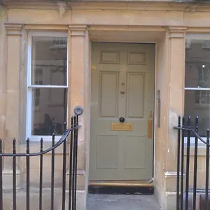 Pass The Keys Stylish 2 Bed Eco Flat In The Heart Of Bath